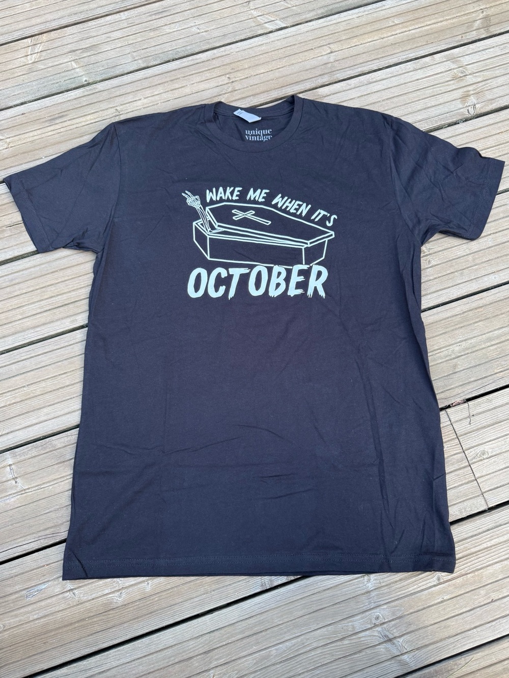 Unique Vintage Black 'Wake Me When It's October' Graphic T-Shirt